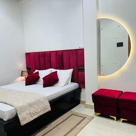 Aura Homestay Varanasi Exteriör bild
